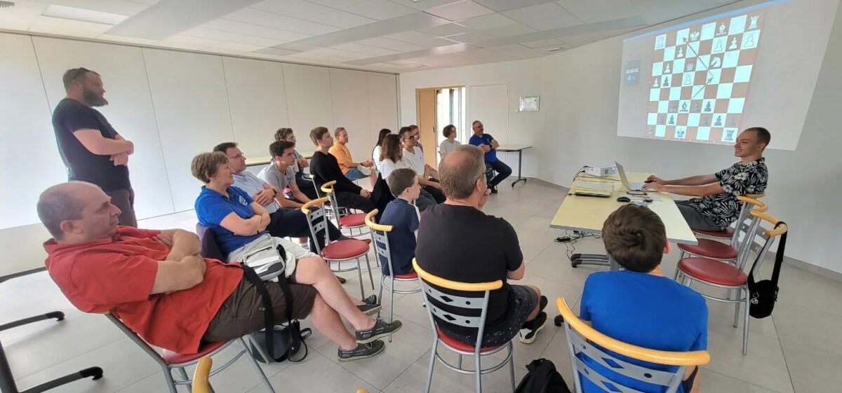 Cours collectif d'échecs en club